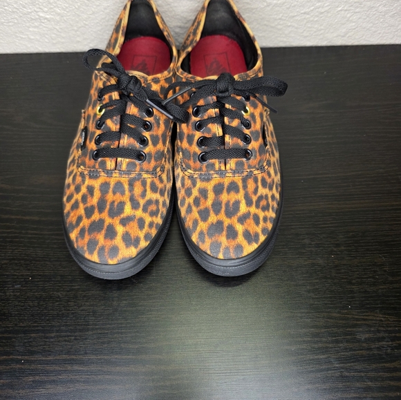 Vans Lowpro Leopard Print Sneakers Unisex Size 8.5M 10W - Picture 4 of 10
